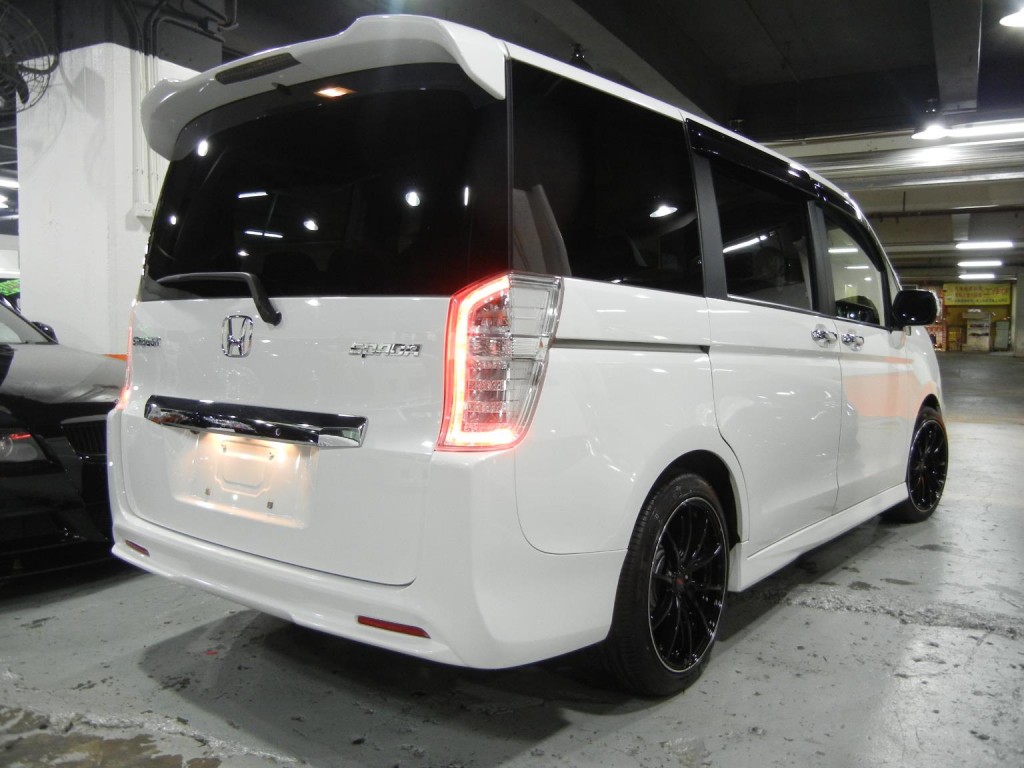 Honda stepwgn rk5